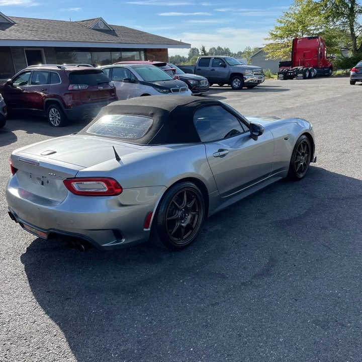2017 Fiat 124 Spider - Image 5 of 11
