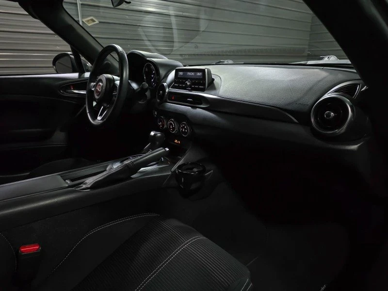 2017 Fiat 124 Spider - Image 11 of 19