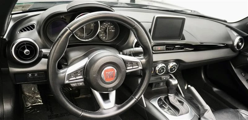 2017 Fiat 124 Spider - Image 9 of 20