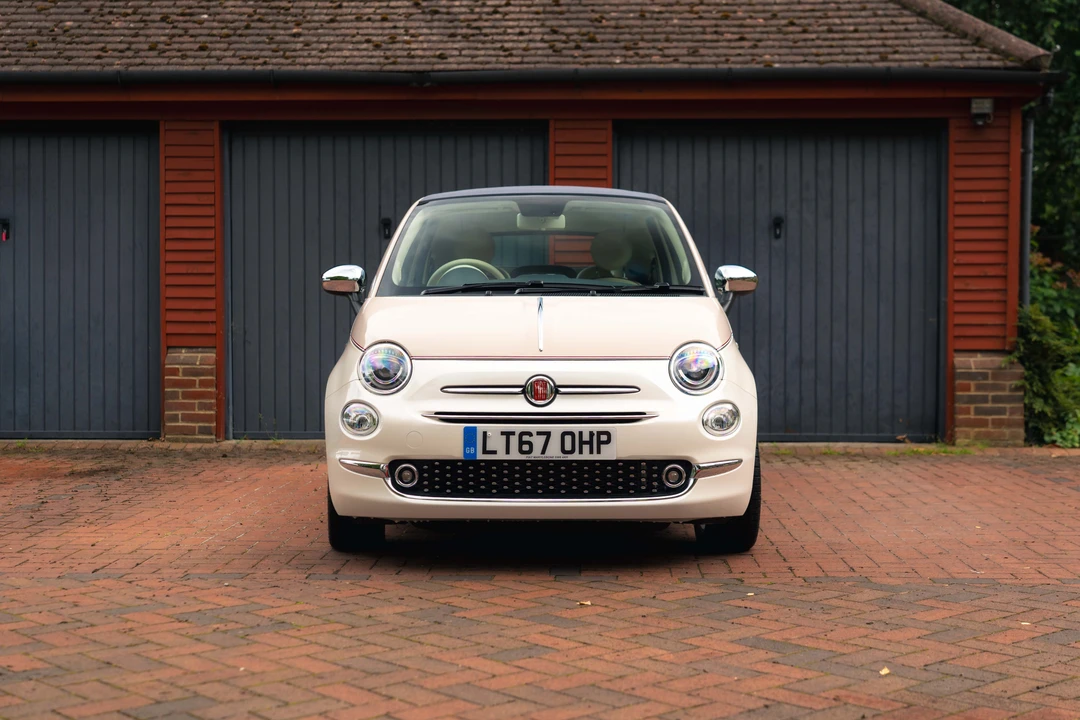 2017 Fiat 500 - Image 2 of 31