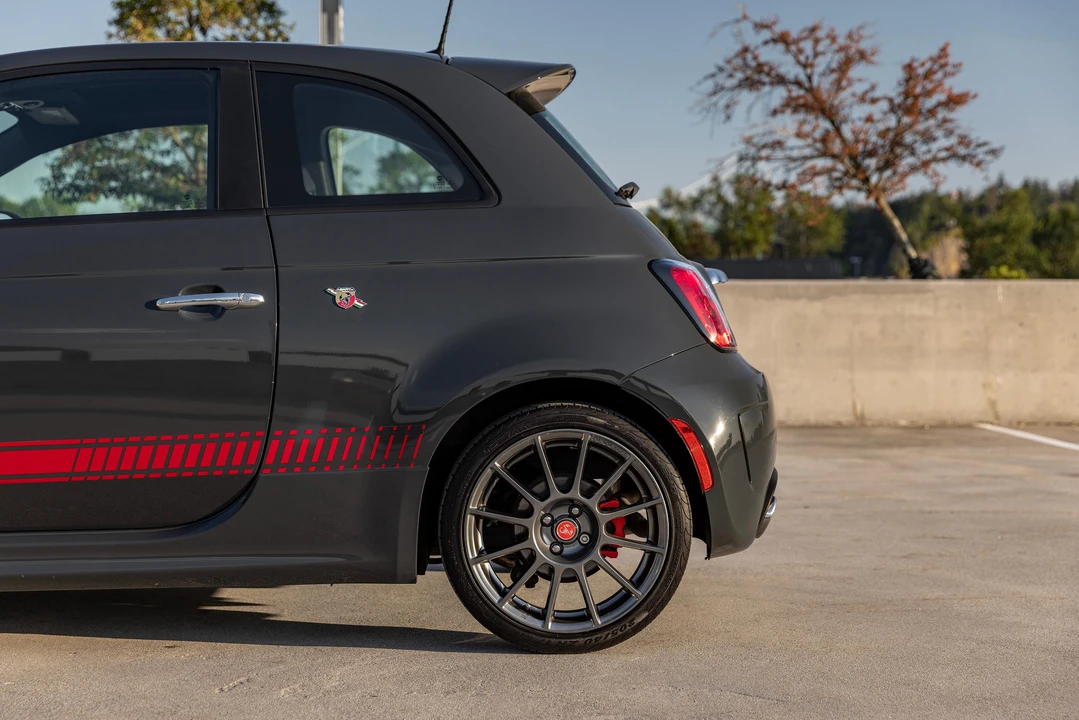 2017 Fiat Abarth 500 - Image 28 of 31
