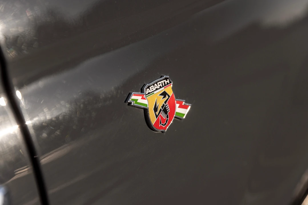 2017 Fiat Abarth 500 - Image 29 of 31