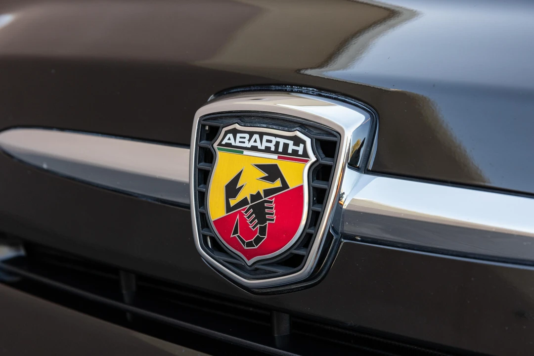2017 Fiat Abarth 500 - Image 13 of 31