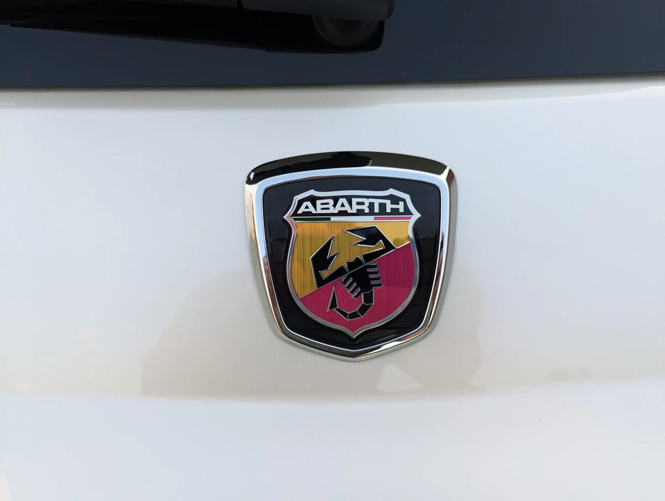 2017 Fiat Abarth 500 - Image 26 of 31
