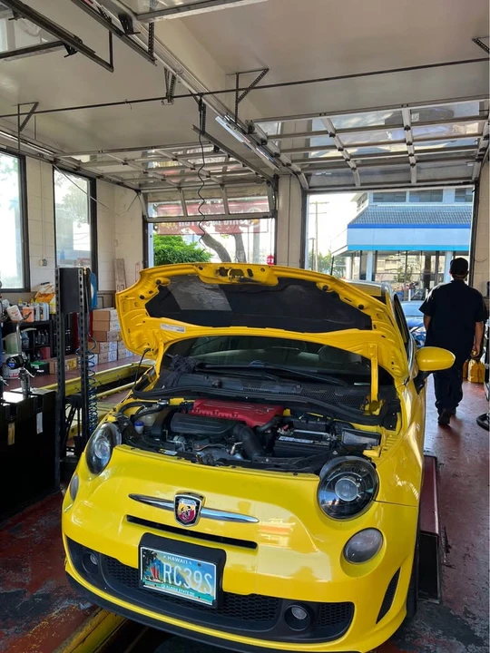 2017 Fiat Abarth 500 - Image 2 of 8