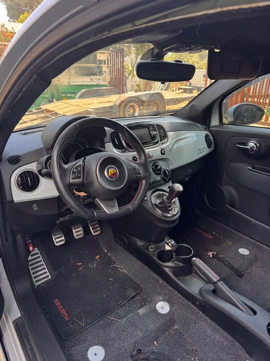 2017 Fiat Abarth 500 - Image 6 of 12