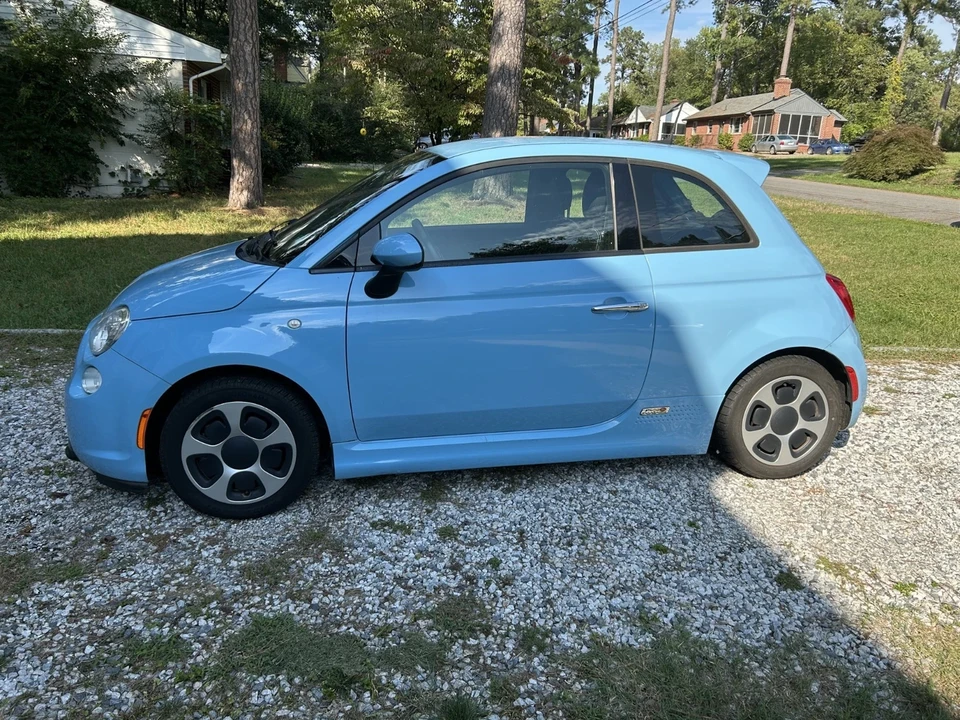 2017 Fiat 500e - Image 12 of 13