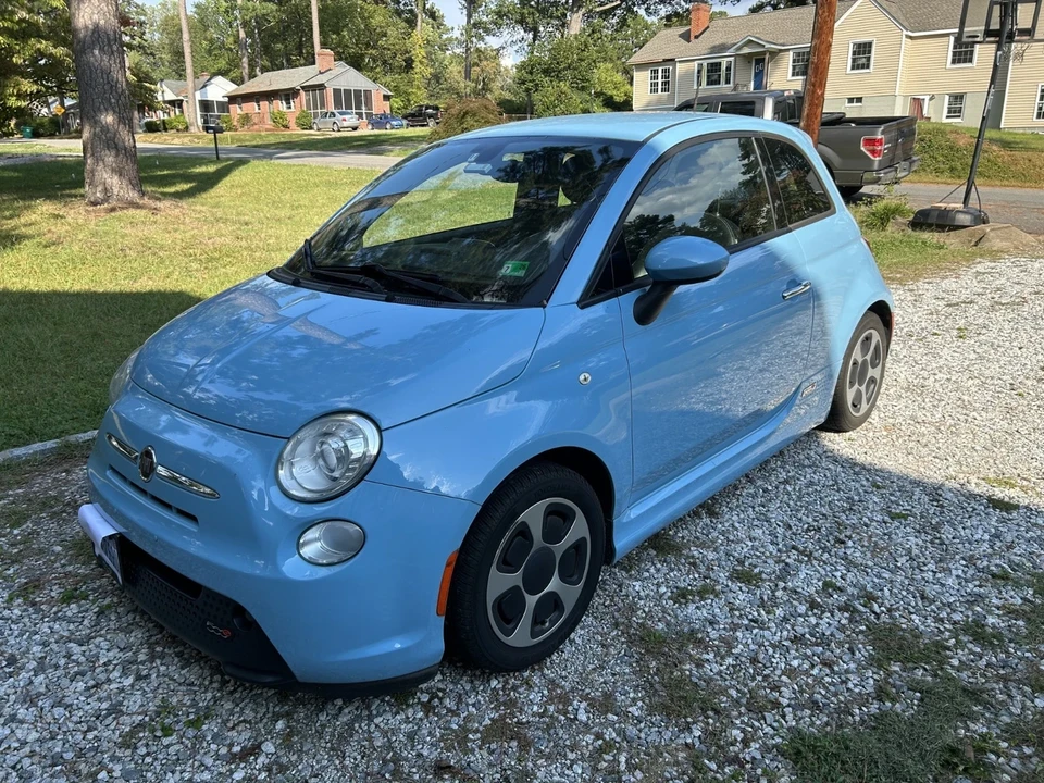 2017 Fiat 500e - Image 11 of 13
