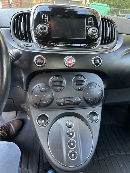 2017 Fiat 500e - Image 9 of 13