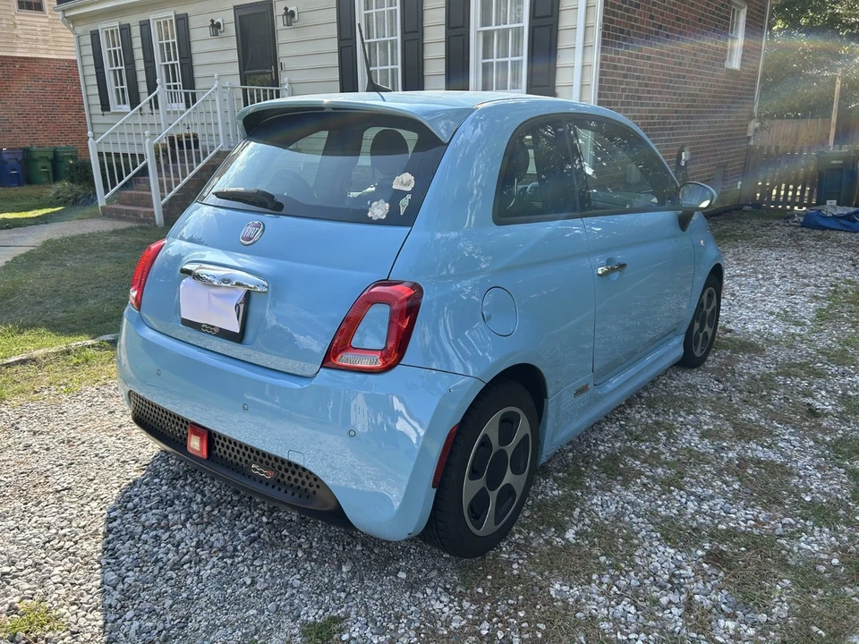 2017 Fiat 500e - Image 2 of 13