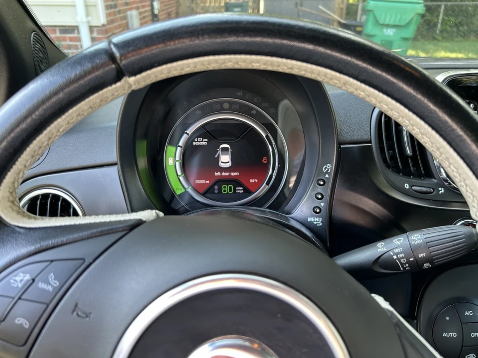 2017 Fiat 500e - Image 8 of 13