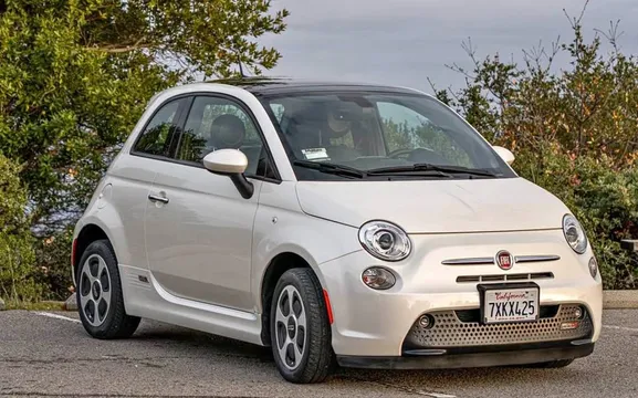 2017 Fiat 500E Hatchback 2D