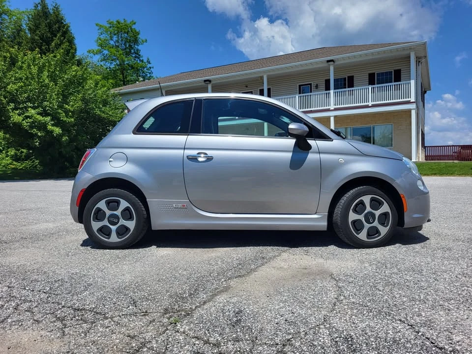 2017 Fiat 500e - Image 3 of 19