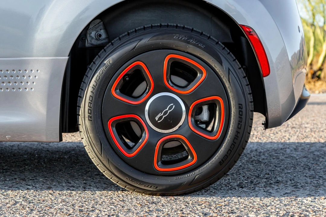 2017 Fiat 500 - Image 29 of 31