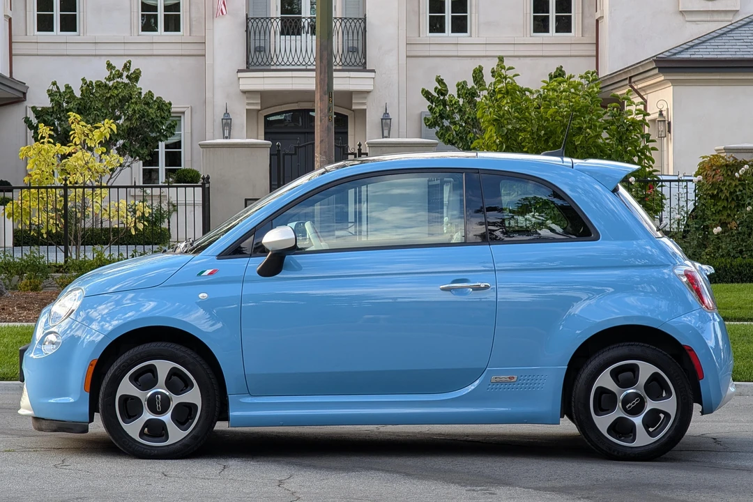 2017 Fiat 500e - Image 3 of 31