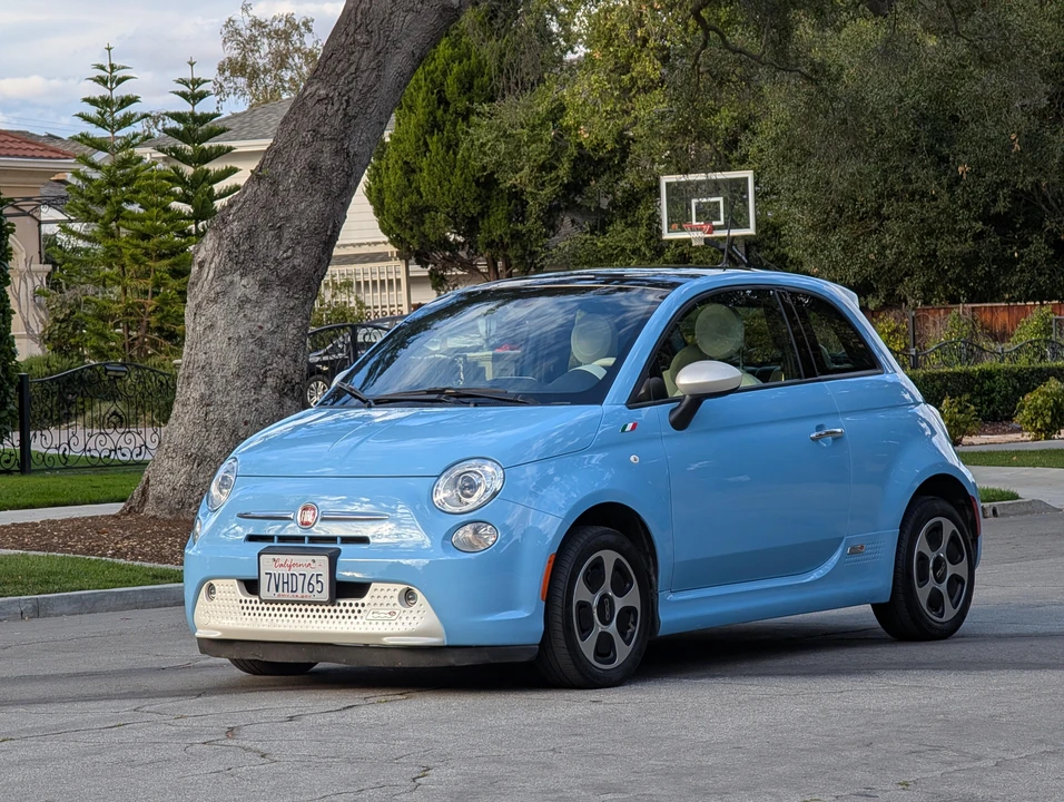 2017 Fiat 500e - Image 13 of 31