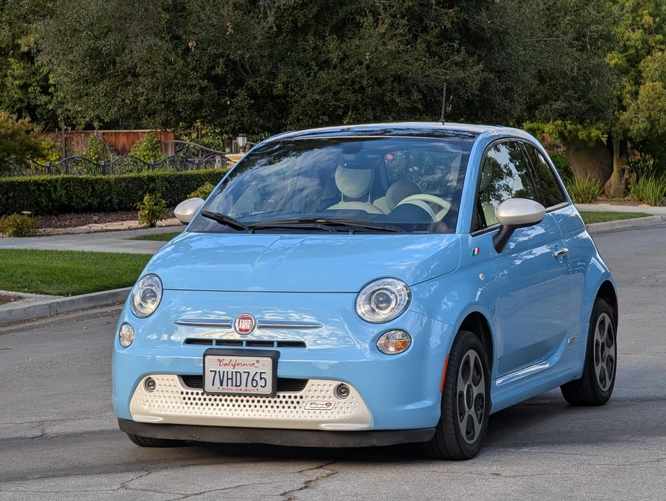 2017 Fiat 500e - Image 10 of 31