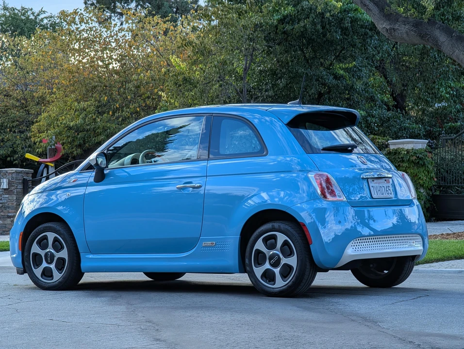 2017 Fiat 500e - Image 26 of 31