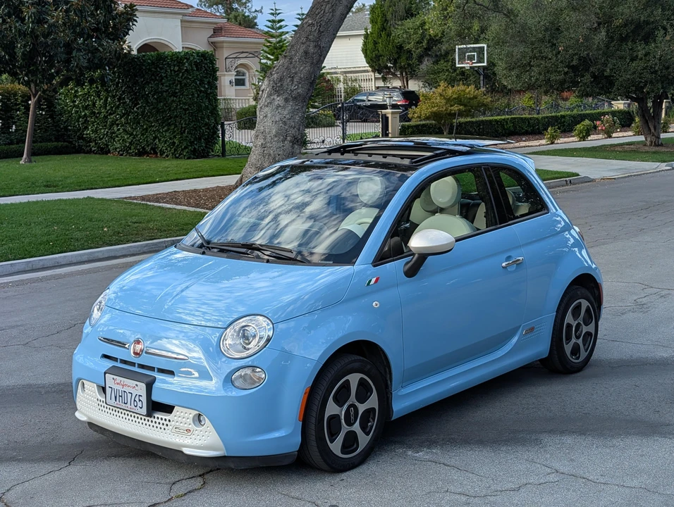 2017 Fiat 500e - Image 12 of 31