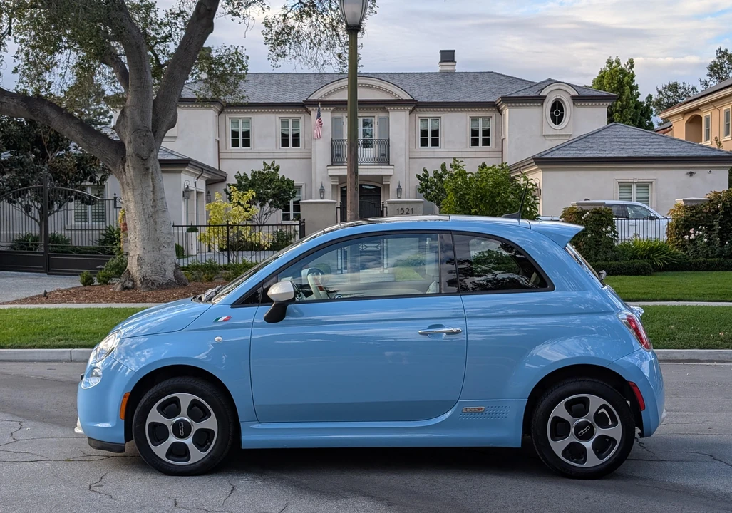 2017 Fiat 500e - Image 22 of 31