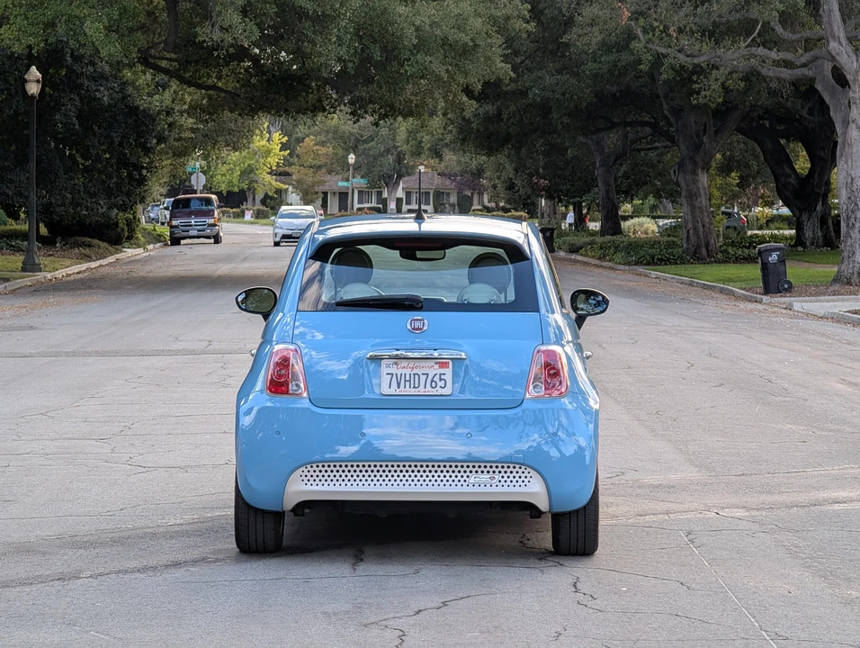 2017 Fiat 500e - Image 29 of 31