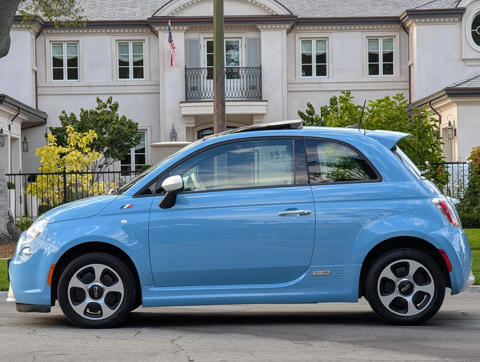2017 Fiat 500e - Image 23 of 31