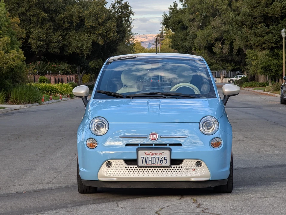 2017 Fiat 500e - Image 9 of 31