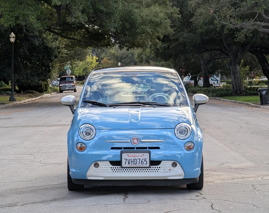 2017 Fiat 500e - Image 8 of 31