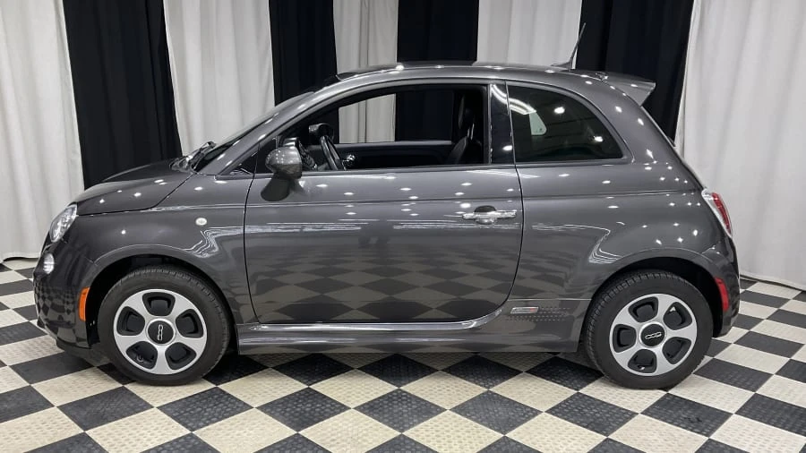 2017 Fiat 500e - Image 2 of 9