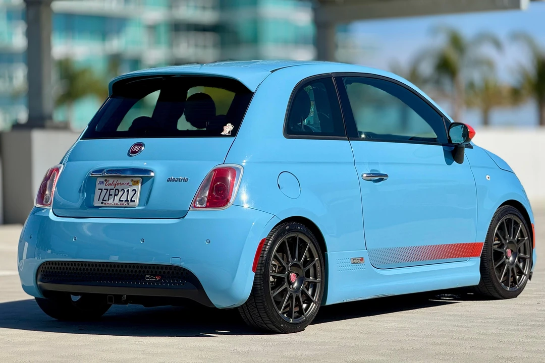 2017 Fiat 500e - Image 4 of 31