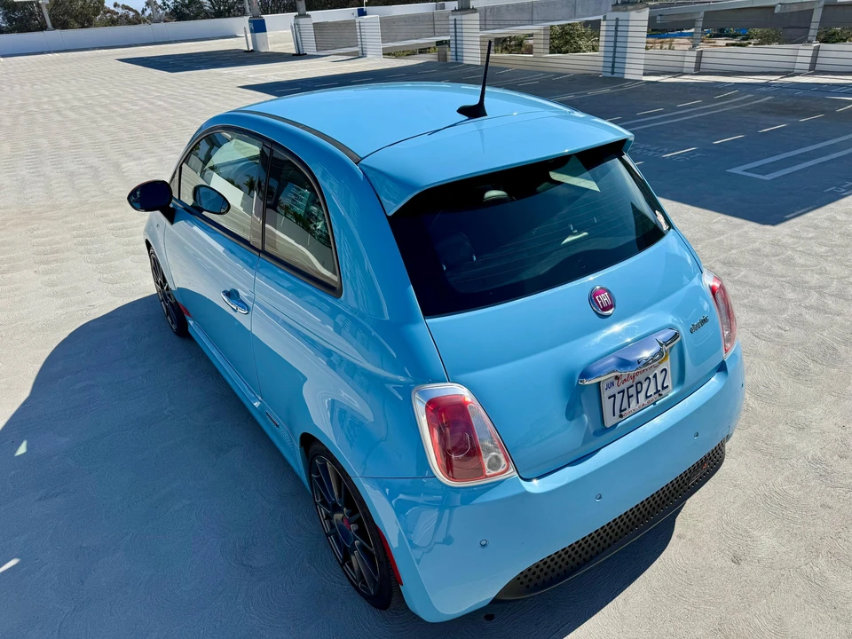 2017 Fiat 500e - Image 14 of 31
