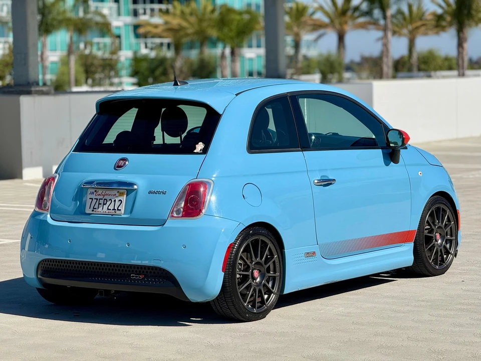 2017 Fiat 500e - Image 21 of 31