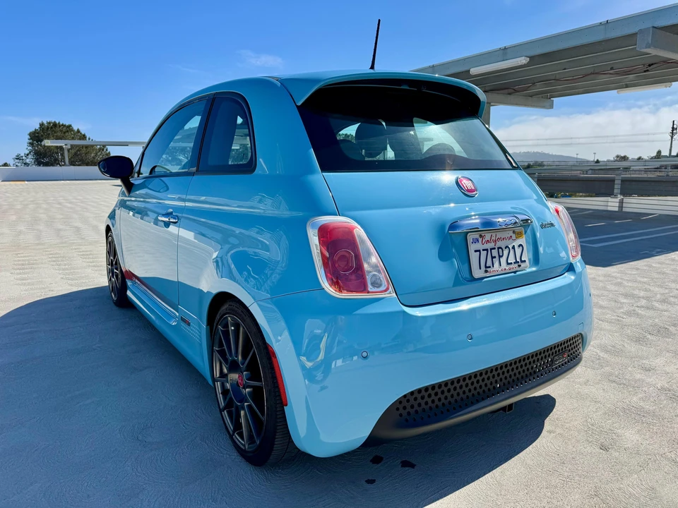 2017 Fiat 500e - Image 15 of 31