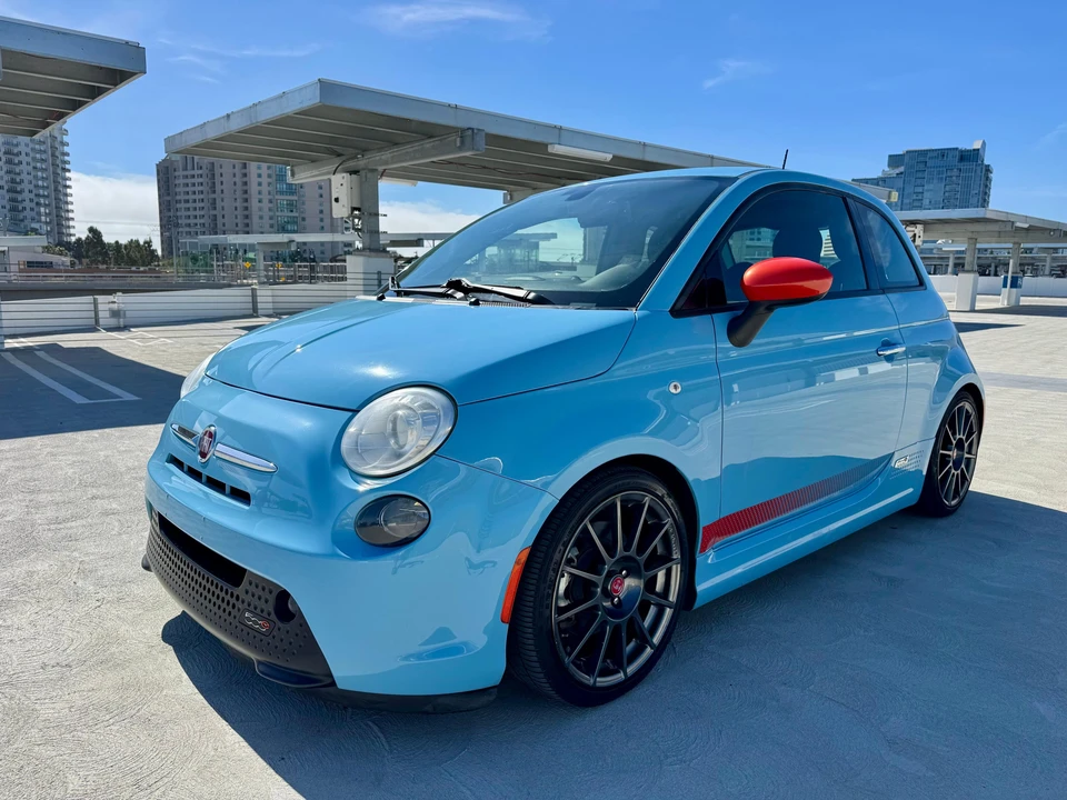2017 Fiat 500e - Image 9 of 31