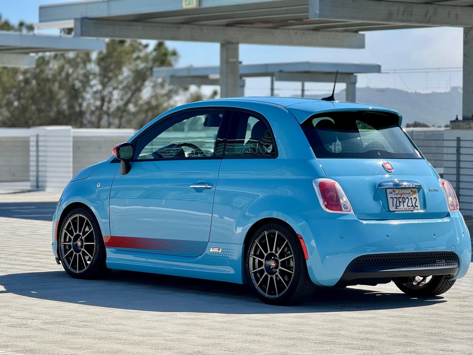 2017 Fiat 500e - Image 13 of 31