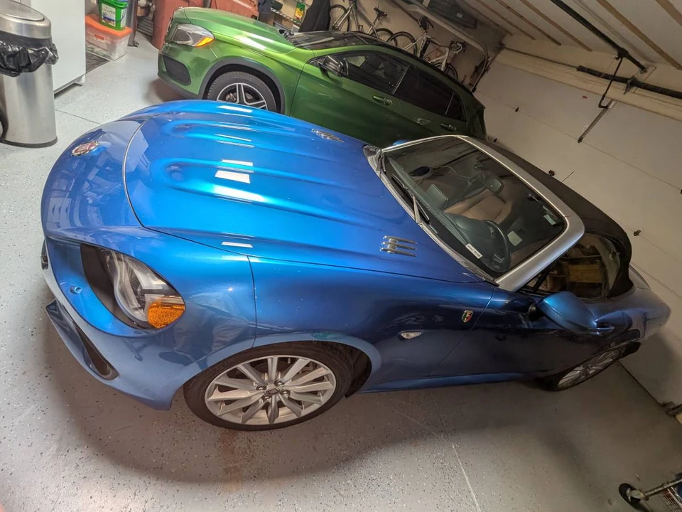 2017 Fiat 124 Spider - Image 10 of 11