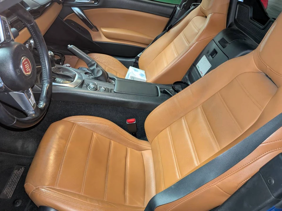 2017 Fiat 124 Spider - Image 11 of 11