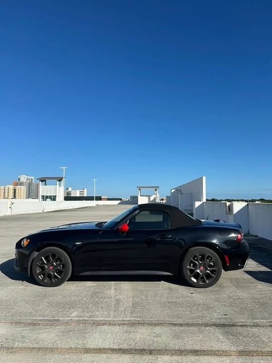2017 Fiat 124 Spider - Image 2 of 16