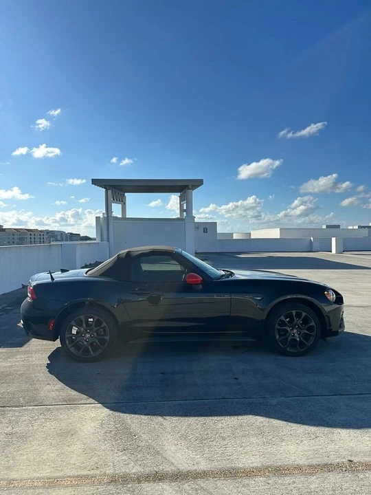 2017 Fiat 124 Spider - Image 4 of 16