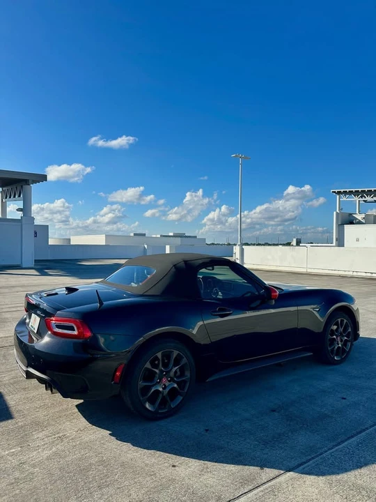2017 Fiat 124 Spider - Image 5 of 16