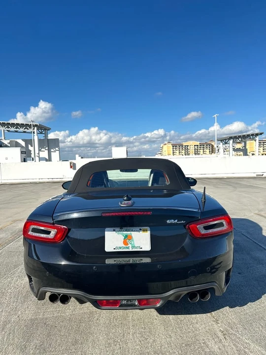 2017 Fiat 124 Spider - Image 3 of 16