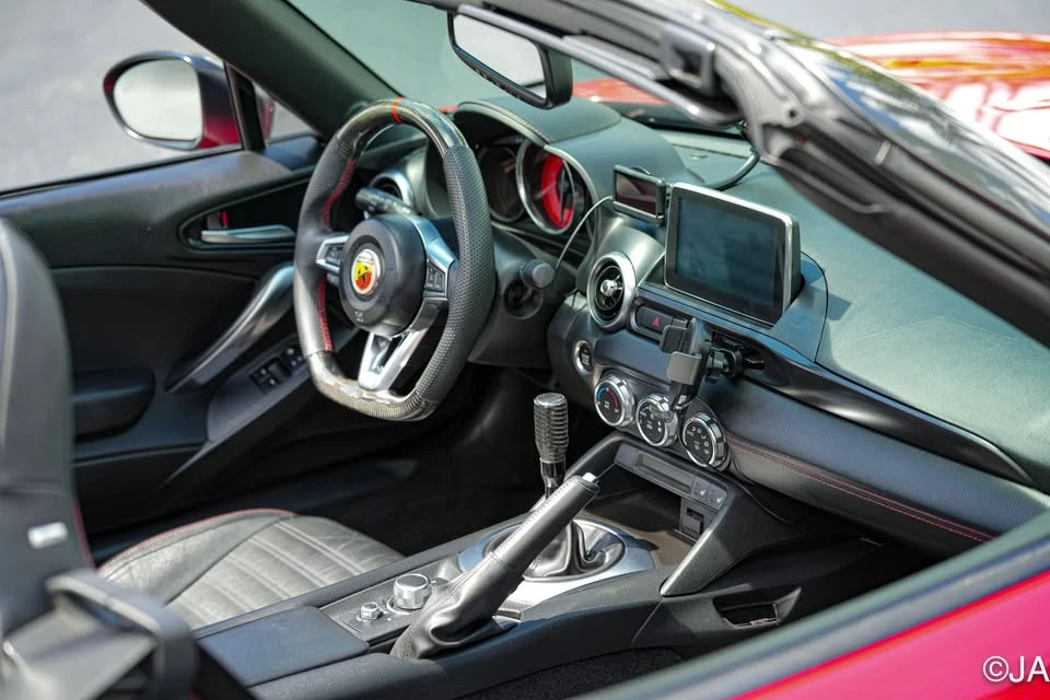 2017 Fiat 124 Spider - Image 12 of 16
