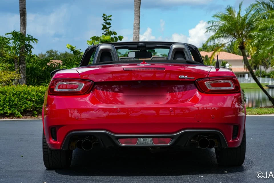 2017 Fiat 124 Spider - Image 14 of 16