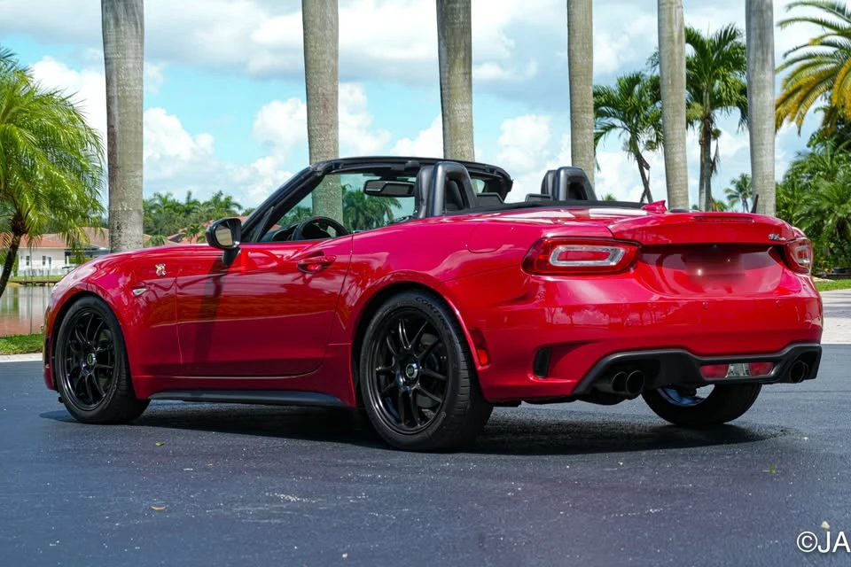 2017 Fiat 124 Spider - Image 15 of 16