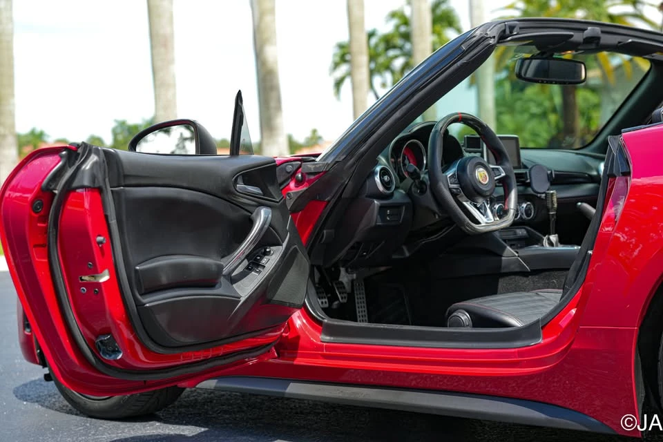 2017 Fiat 124 Spider - Image 5 of 16