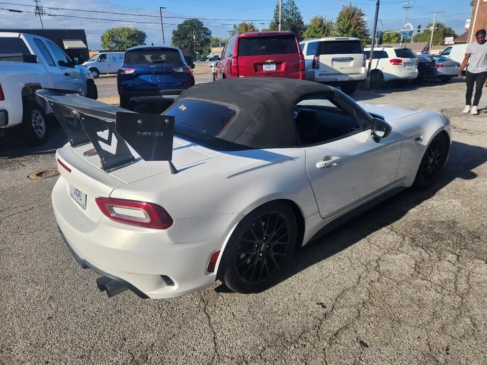 2017 Fiat 124 Spider - Image 17 of 17