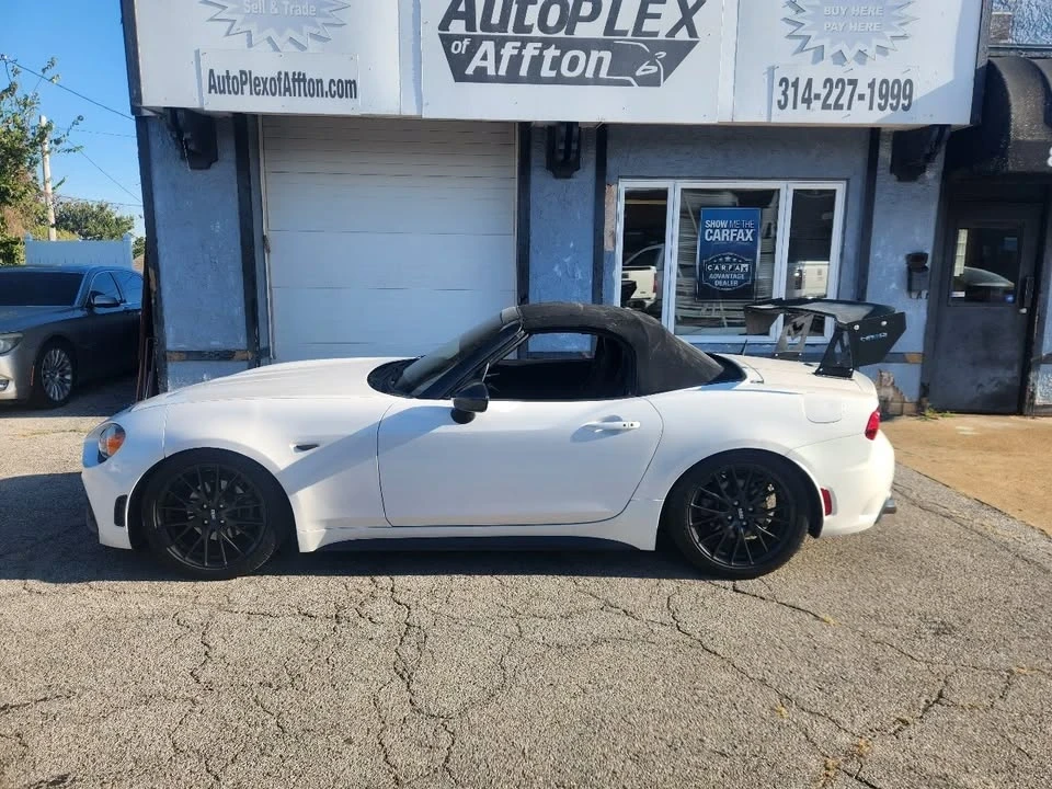 2017 Fiat 124 Spider - Image 15 of 17