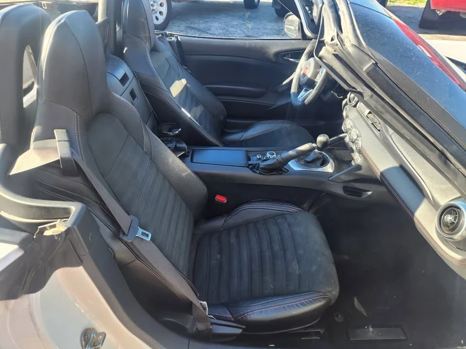2017 Fiat 124 Spider - Image 11 of 17