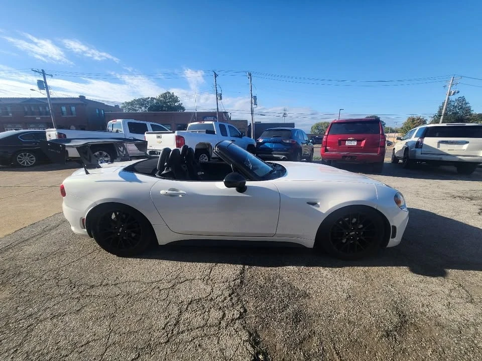 2017 Fiat 124 Spider - Image 5 of 17