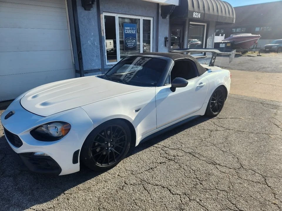 2017 Fiat 124 Spider - Image 16 of 17